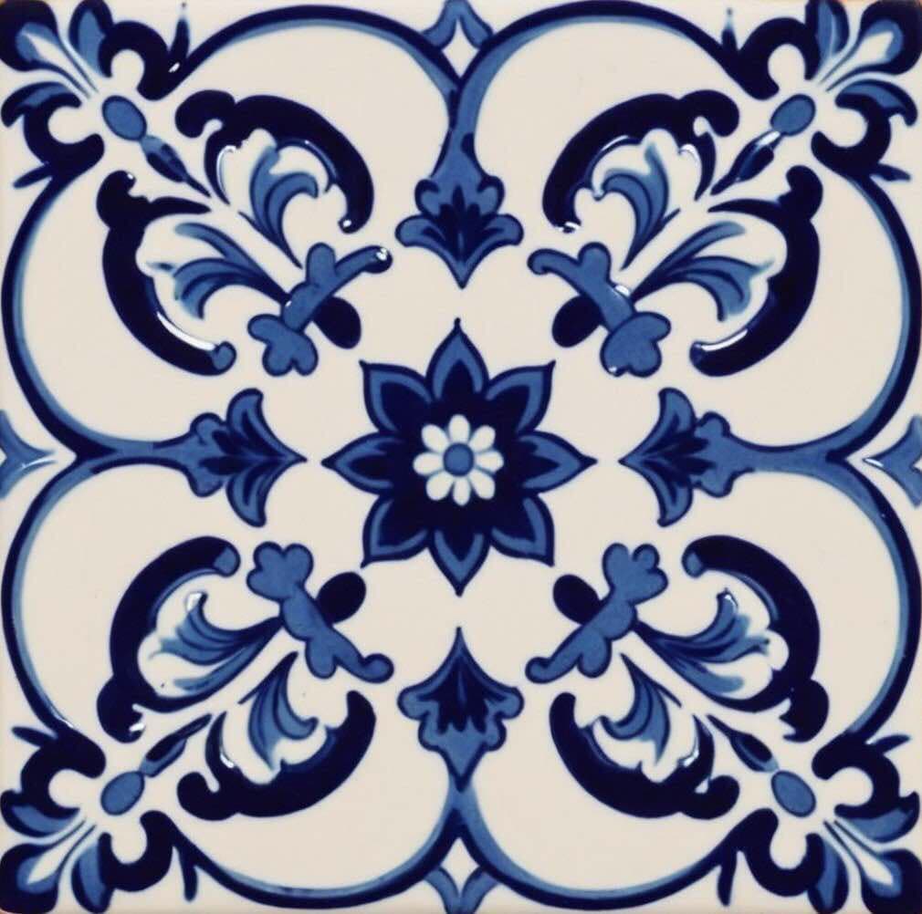 Lot of 240 Spanish tiles in 6"x6"